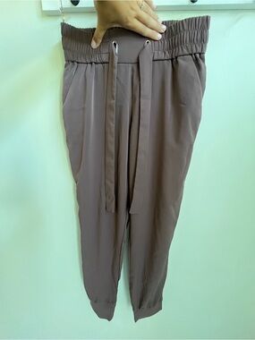 Women’s Satin Drawstring Jogger Pants in Mauve